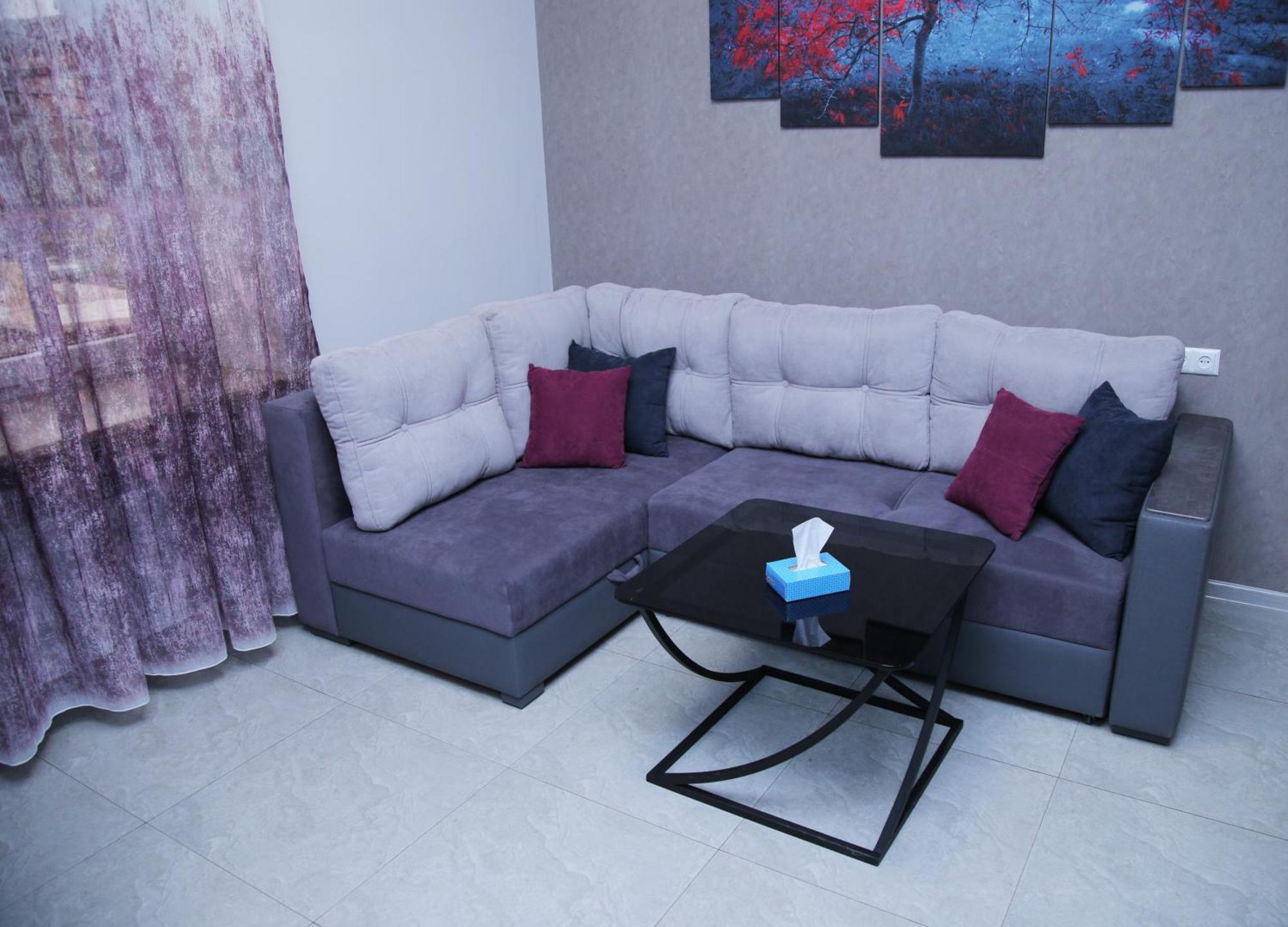 "Royal" Apartment #2 エレバン エクステリア 写真